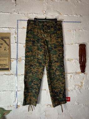 Authentic USMC MARPAT Digital Woodland Camo MCCUU Cargo Trousers